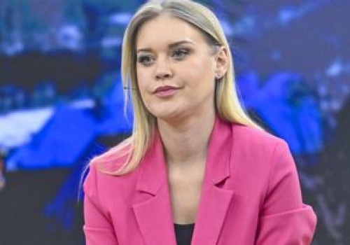 Związała się z kolegą z planu. Wszystko zaczęło się od pikantnego snu