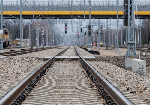 Miliardowy spór o Rail Baltica. Najtańsza oferta odrzucona, sprawa trafiła do sądu