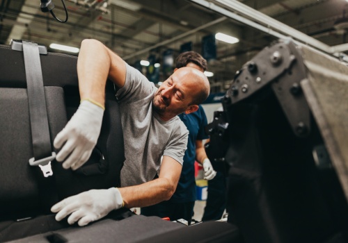 Adient podnosi pensje. Setki pracowników z podwyżkami