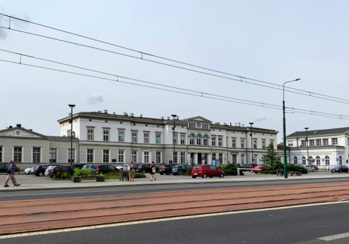 Remont dworca podzielił miasto na pół. Dojście do centrum to wielka wyprawa