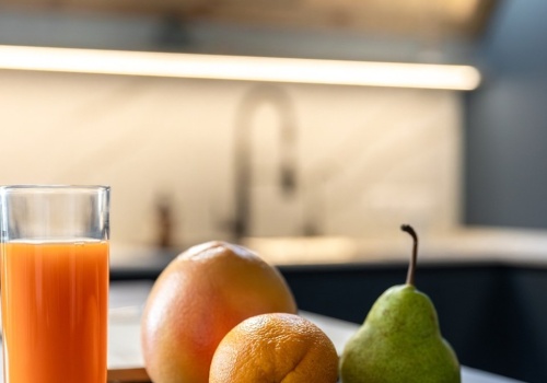 Witamina, której najwięcej jest w sokach. Jej niedobór bardzo Ci zaszkodzi!