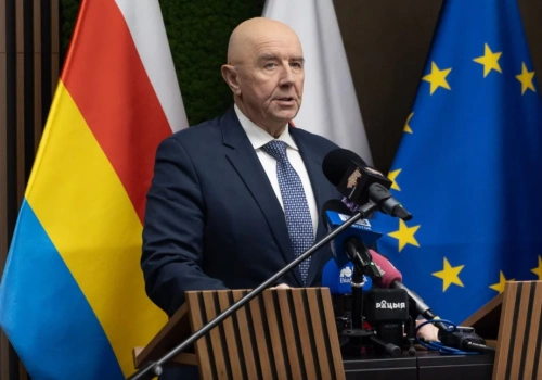 Przewodniczący sejmiku Cezary Cieślukowski usłyszał 10 zarzutów. Chodzi o oświadczenia majątkowe