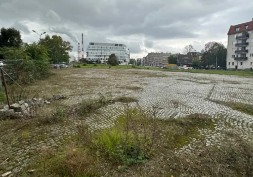 Właściciel Arkad zabuduje pustą działkę w centrum Wrocławia. Prace ruszą lada moment