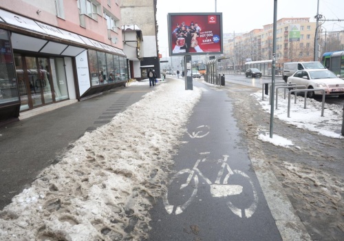 Śnieg przy posesji to twój problem? Wybuchł spór o nowe obowiązki właścicieli domów