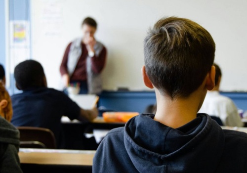 Dziecku się nie chce, więc mama zwalnia z lekcji. Polska szkoła przegrywa z nadopiekuńczością