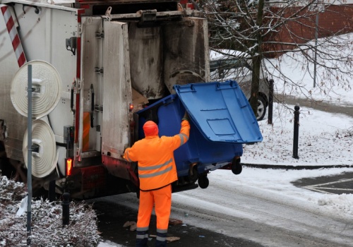 Jedna stawka za śmieci, różne odbiory. Mieszkańcy domagają się naprawy systemu