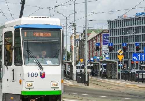 Mieszkańcy walczą z kodami QR.