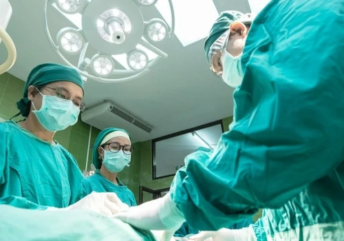 Spektakularny wyczyn polskich lekarzy. Usunęli guz niemal niemożliwy do usunięcia