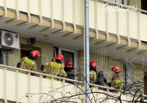 Akcja służb na Senatorskiej. “Wyczuwalny zapach gazu”