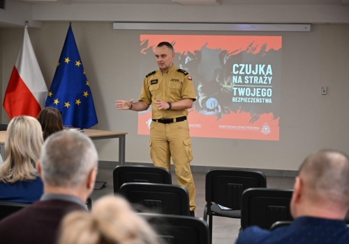 Blisko 600 czujek dymu i czadu trafi do mieszkańców powiatu lubelskiego. Urządzenia zwiększą bezpieczeństwo w domach