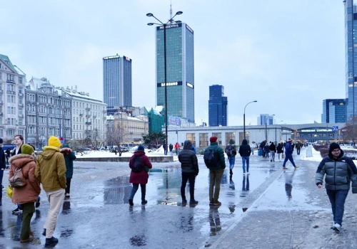 Warszawiacy coraz bardziej tyją i chorują. Alarmujący raport WUM o zdrowiu w stolicy