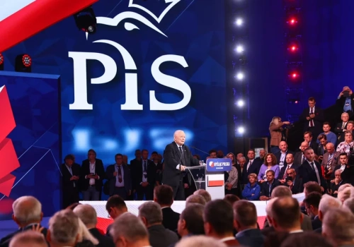 Kto po Kaczyńskim? Sondaż wskazuje jednego lidera do przejęcia sterów w PiS