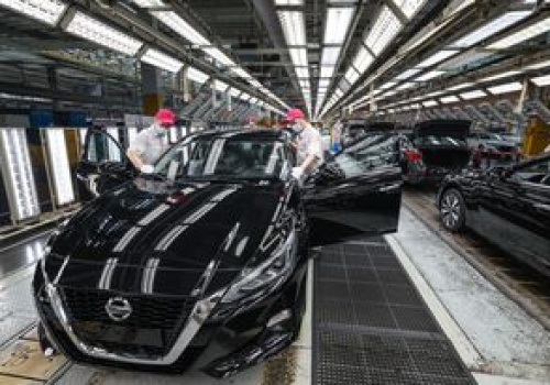 Problemy Nissana. Firma wzywa tysiące użytkowników aut do serwisów