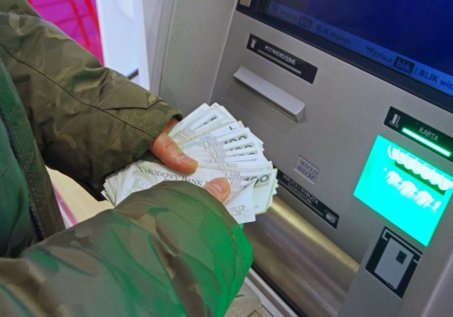 Limity wypłaty gotówki od 19 lutego. W tych bankomatach nie obowiązują