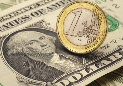 Dolar utrzymuje wysoki poziom. Euro odzyskało oddech