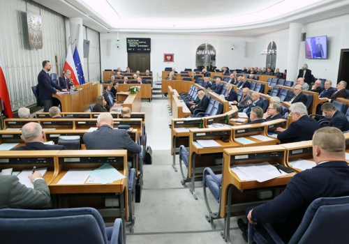 Senat zatwierdza SAFE, ale z poprawkami