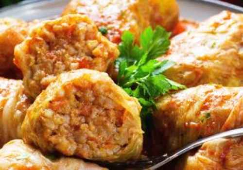 Takie gołąbki możesz jeść bez wyrzutów sumienia. Smakują jak u babci, ale mają mniej kalorii