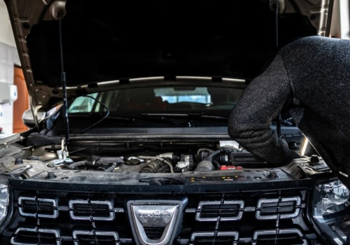 Silnik traci moc i nie wiesz dlaczego? Mechanik zaczyna od tych rzeczy