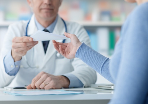 Pacjenci tracą setki złotych przez niewiedzę. Te badania na NFZ zleci lekarz rodzinny