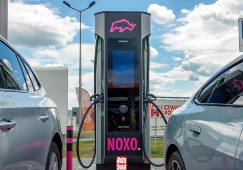 Szybkie ładowanie jednak nie szkodzi? Dane z ponad 22 tys. aut podważają powszechny mit