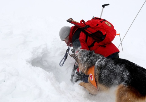 Zagrożenie lawinowe zatrzymało poszukiwania 30-latka