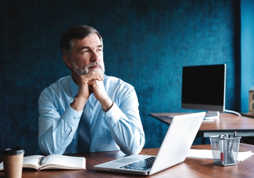 Menedżerowie nie widzą efektów AI, ale planują zwolnienia