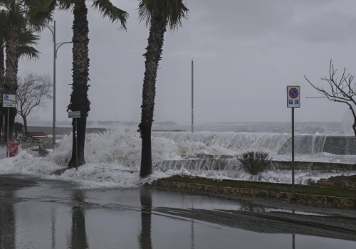 Kilkanaście ciał wyrzuconych przez morze we Włoszech. 