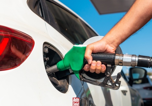 Hybrydy plug-in pod lupą. Nowe badanie ujawnia znacznie wyższe zużycie paliwa niż deklarują producenci