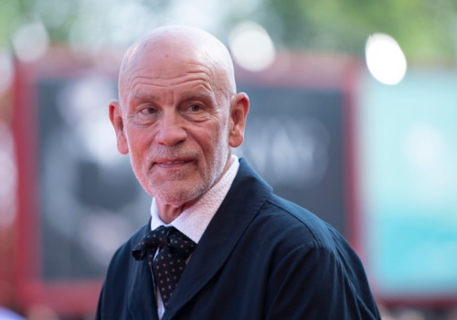John Malkovich jako najpotężniejszy człowiek w San Francisco