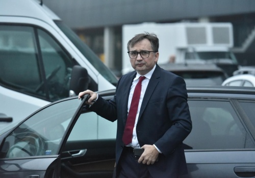 Grożą Ziobrze sznurem! Przebywający w Budapeszcie polityk zawiadamia prokuraturę