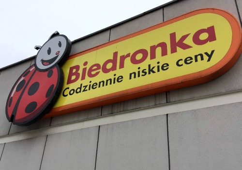 Samowolka Biedronki ws. kaucji. Przyjmuje tylko „swoje” butelki
