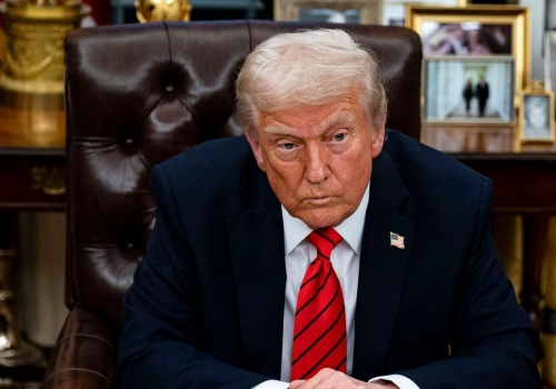 WSJ: Trump rozważa wstępne, ograniczone uderzenie na Iran