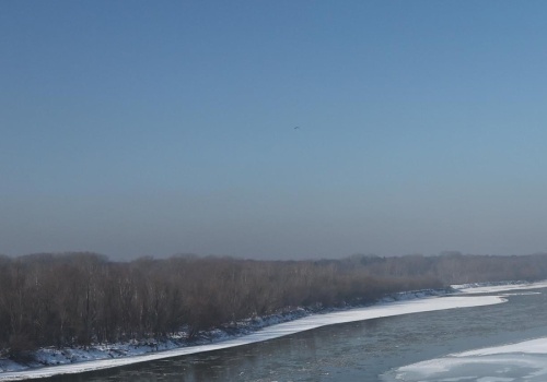Lekki mróz i słabe opady śniegu w piątek. W nocy zrobi się gorzej, możliwa niebezpieczna gołoledź