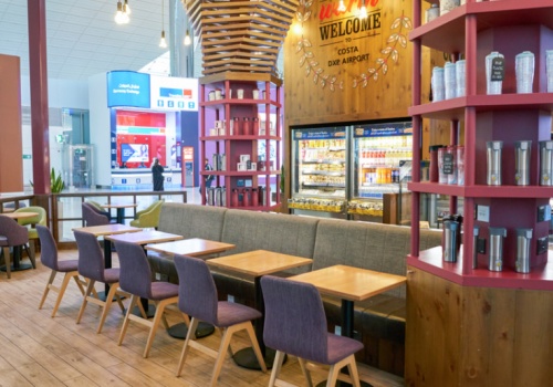 Przejęli 8 z 14 lokali. Obstawili jeden z ważniejszych dworców w kraju