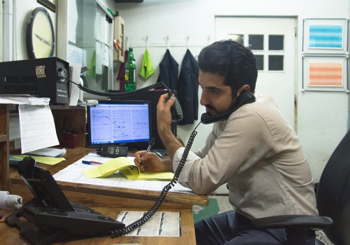 Coraz więcej Polaków nie jest w stanie utrzymać się z jednej pensji. Dorabianie przestało być wyborem