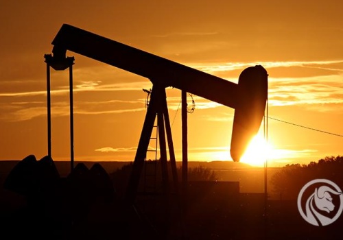 Ropa na 6-miesięcznym szczycie: widmo amerykańskiego uderzenia na Iran elektryzuje rynki