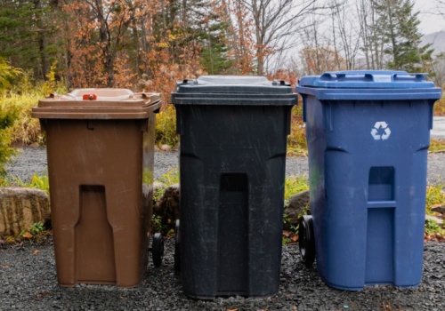 Opłaty za odbiór śmieci idą w górę. Gmina dopłaci o połowę mniej