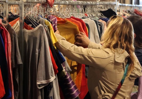 Te cztery kolory dodają lat. Cera wygląda na szarą i zmęczoną