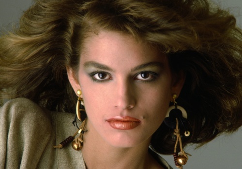 Jej pieprzyk stał się symbolem czasów i modową kropką nad „i”. Cindy Crawford kończy 60 lat!