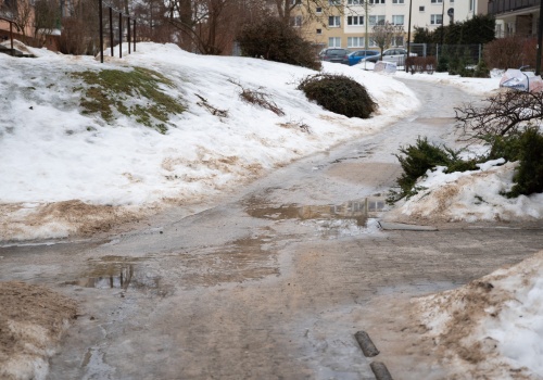 Odwilż opanuje Polskę. Możliwe wzrosty poziomu wód