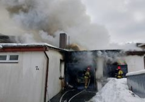 Pożar budynku wielorodzinnego. Jedna osoba poszkodowana