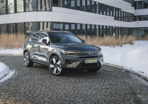 Test: Volvo EX40 Ultra Twin Motor Performance – jak żyje się z elektrykiem w zimie?