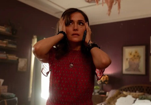 Rose Byrne kontra świat. „Kopnęłabym cię, gdybym mogła” to film, który boli tam, gdzie trzeba