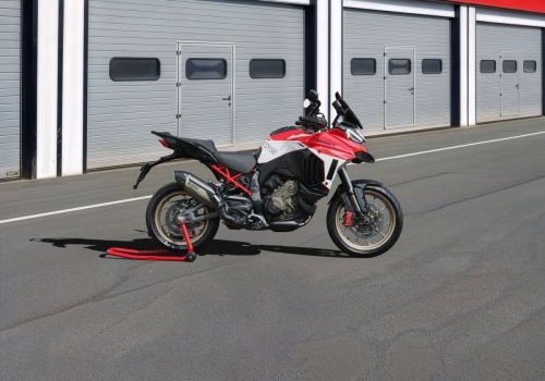 Ducati Factory Made: personalizacja Multistrady V4 prosto z linii produkcyjnej