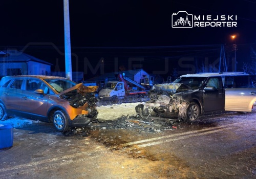 Czołowe zderzenie dwóch aut. Zginęła 72-letnia kierująca