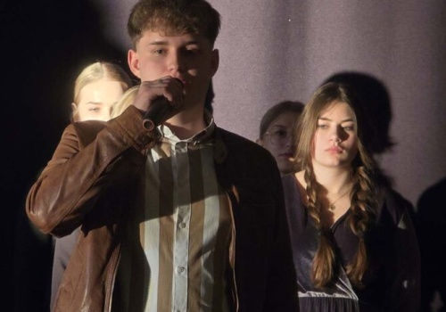 Tradycja spotyka nowoczesność. Dzień Patrona w piotrkowskim IV LO