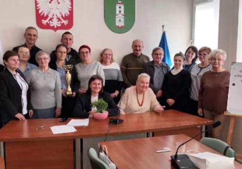 Dziś odbyło się pierwsze Gminne Dyktando o Statuetkę i Pióro Wójta Gminy Skomlin. Znamy zwycięzcę! (zdjęcia)