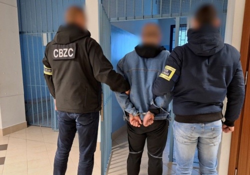 CBZC rozbiło grupę kradnącą dane logowania do Facebooka