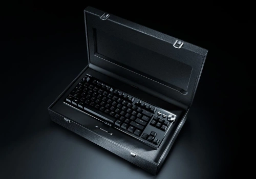 Razer Huntsman Signature Edition: klawiatura w cenie konsoli lśniąca mocniej niż zbroja Phasmy!