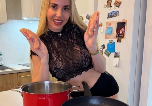 Marianna Schreiber w majtkach gotuje obiad za 20 zł. i rozprawia o 